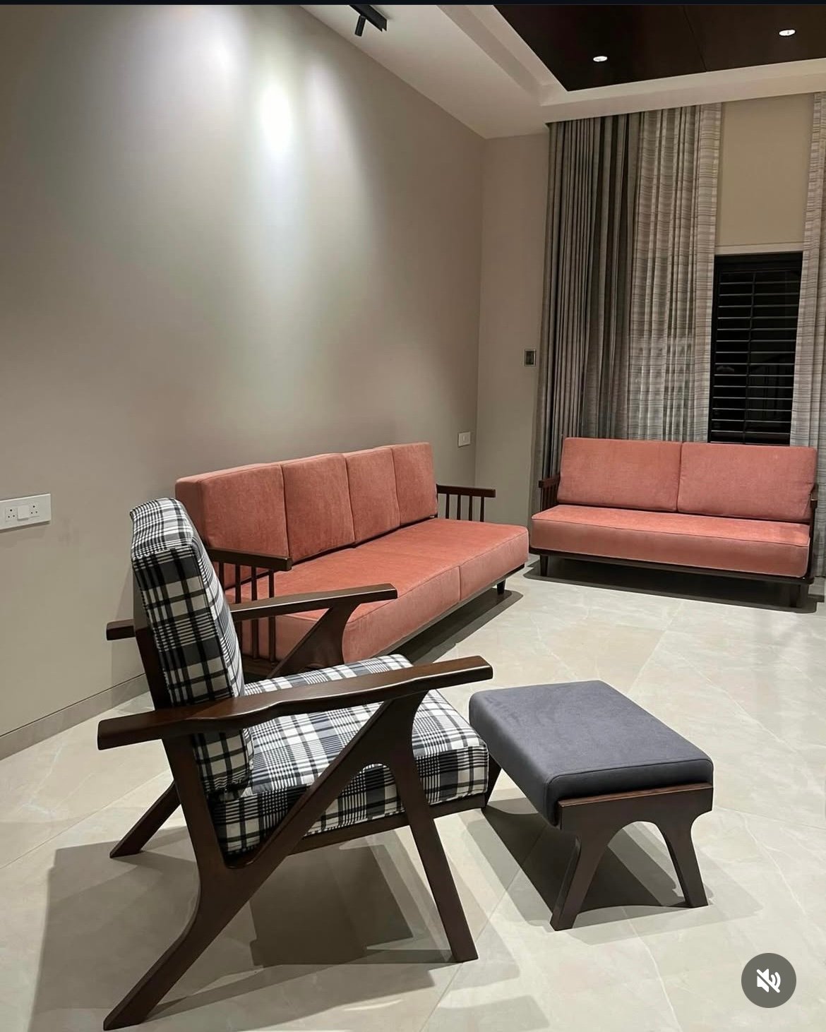 Lounge Chair View 8